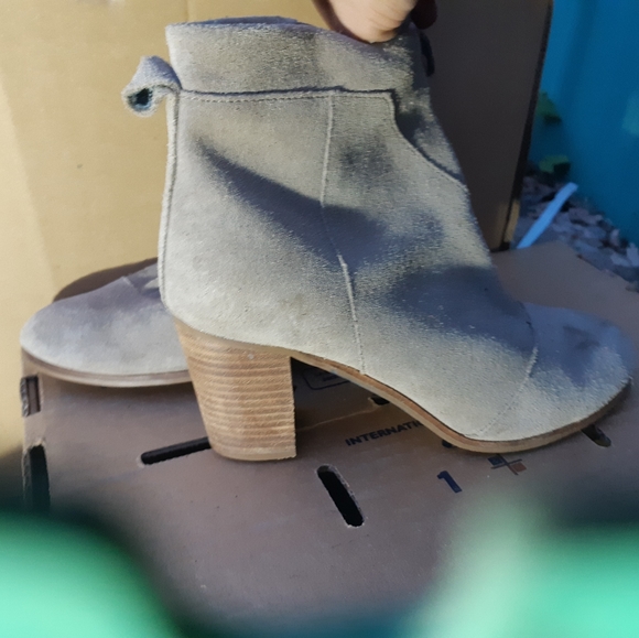 Heels - Picture 3 of 6